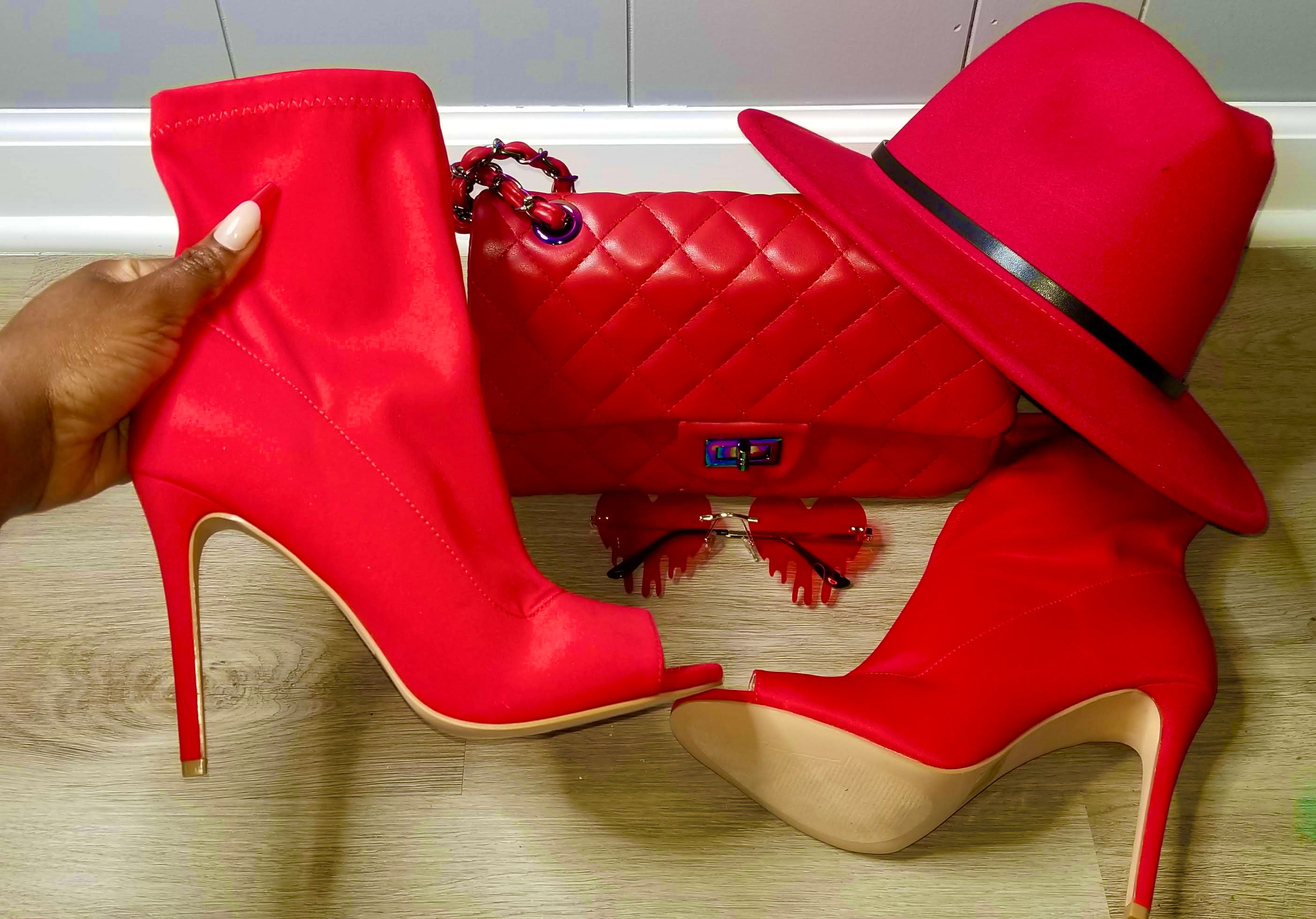 Red Fashion Luxury Women Matching Hats High Heel Sandals Set and Hat.