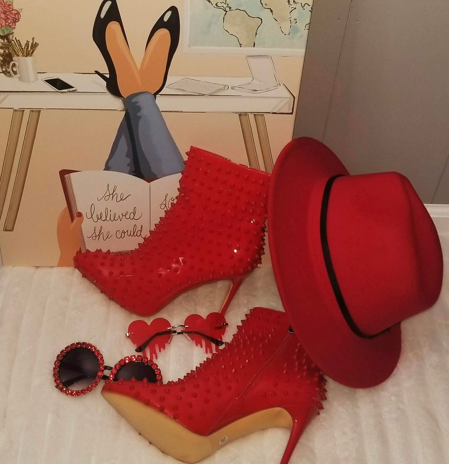 Fashion Luxury Women Matching Hats High Heel Sandals Set and Hat.